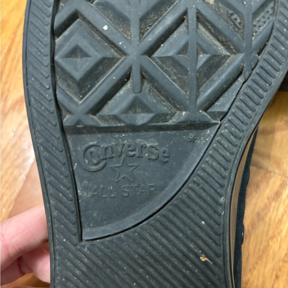 Converse - Picture 2 of 3